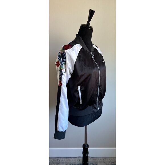 PUMA Women's Blk & White Embroidered Premium Archive T7 Tracksuit Jacket Size M - Picture 4 of 9